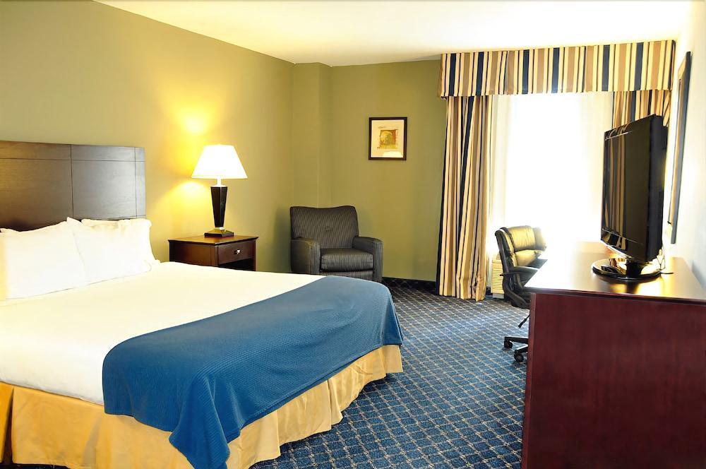 Holiday Inn Express - Delafield By Ihg Bagian luar foto