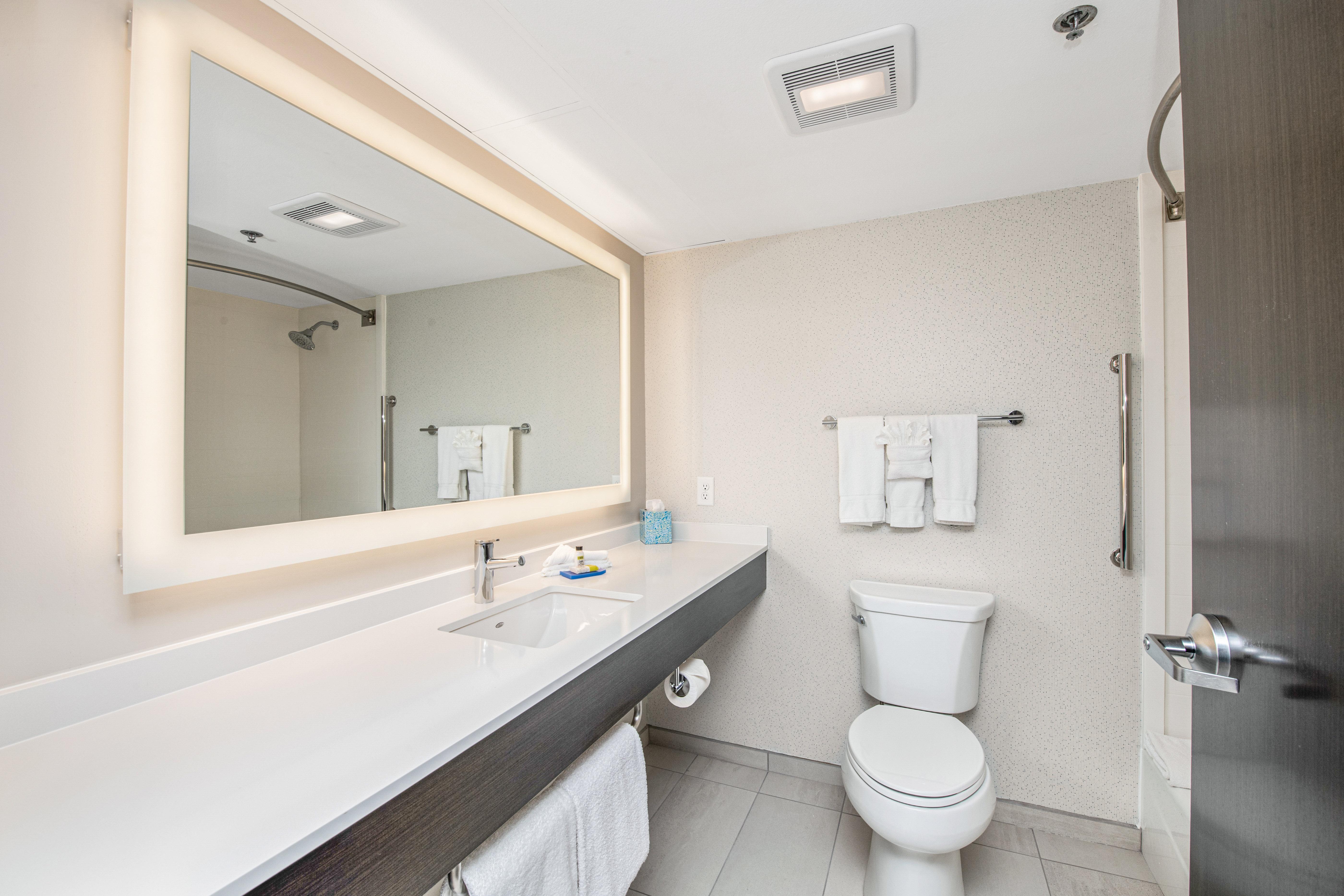Holiday Inn Express - Delafield By Ihg Bagian luar foto